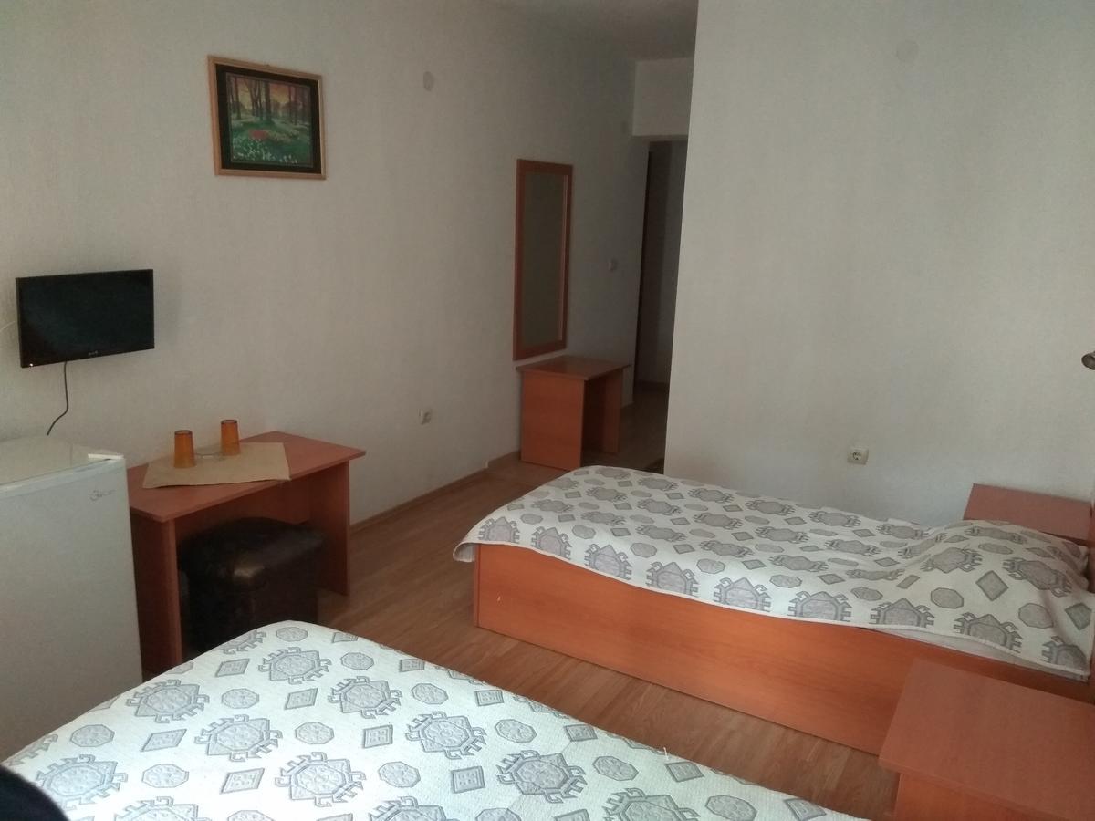 Family Hotel Blazhi Sandanski Exterior foto